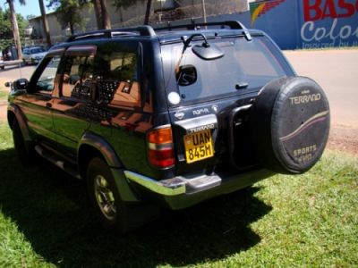 Uganda 4x4 car hire>self drive 4x4 car hire Entebbe Uganda